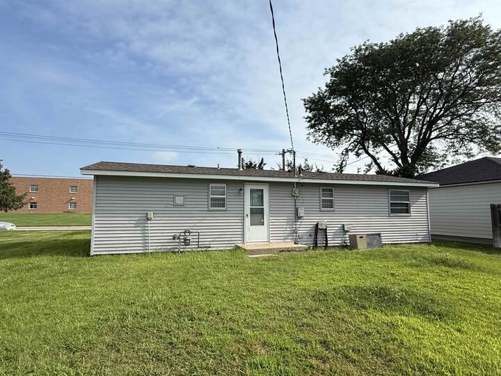 Property Photo:  815 13th St  NE 69138 