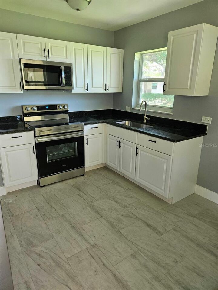 Property Photo: 7013 Gibsonton Drive FL 33534