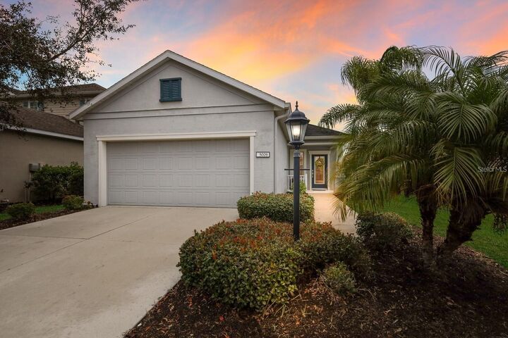 Property Photo: 5006 Boston Common Glen FL 34211