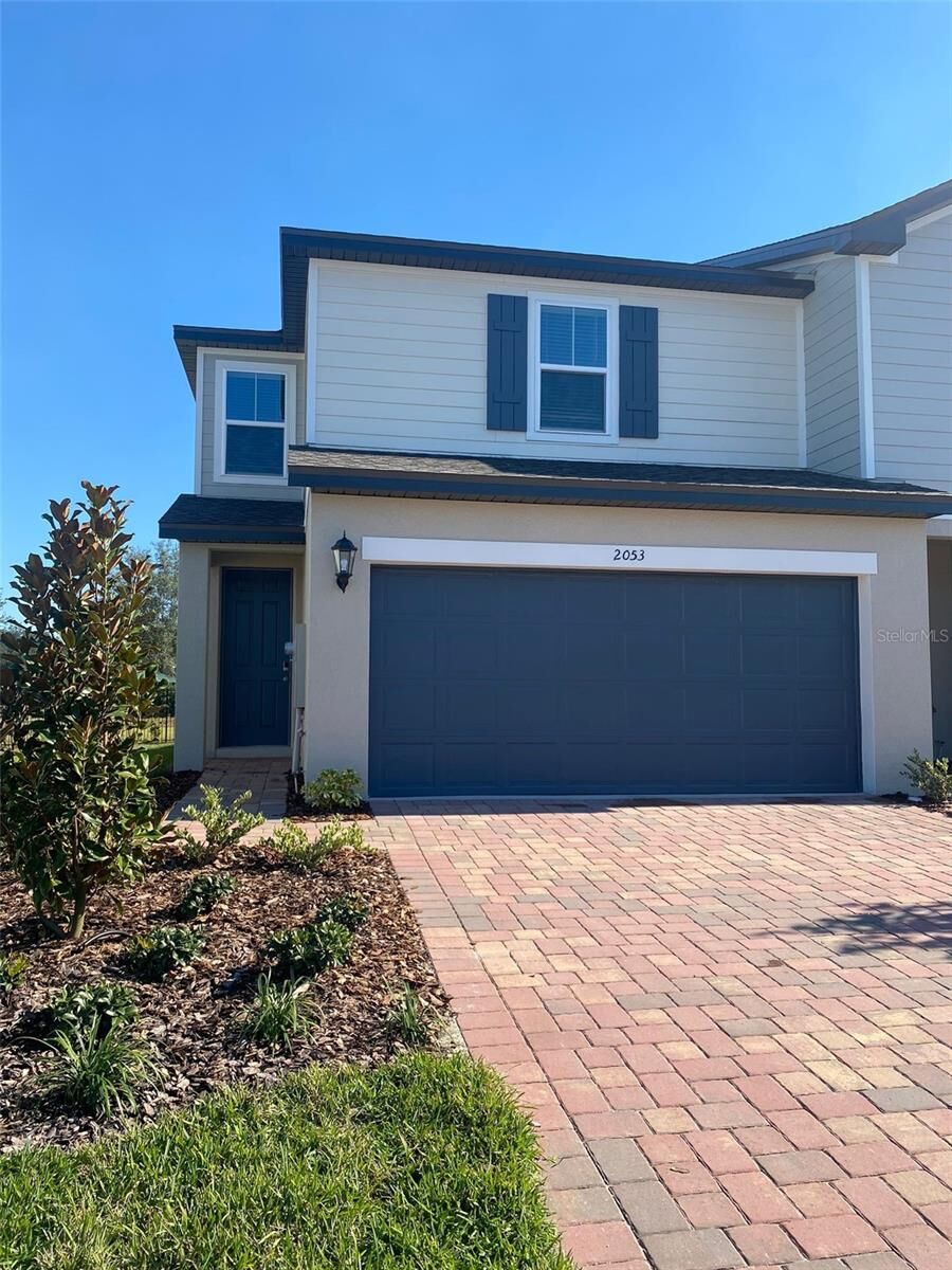 Property Photo: 2554 Red Spruce Way FL 34761