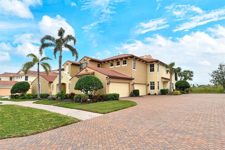 Property Photo: 206 Bella Vista Terrace 29B FL 34275