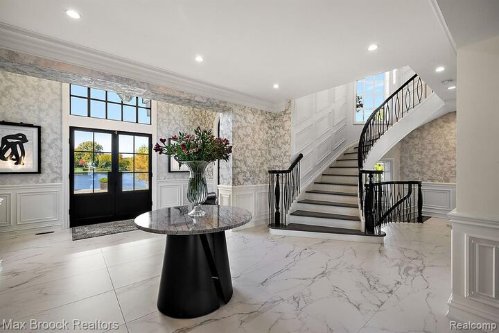 Property Photo: 3251 W Shore Drive MI 48324 2370