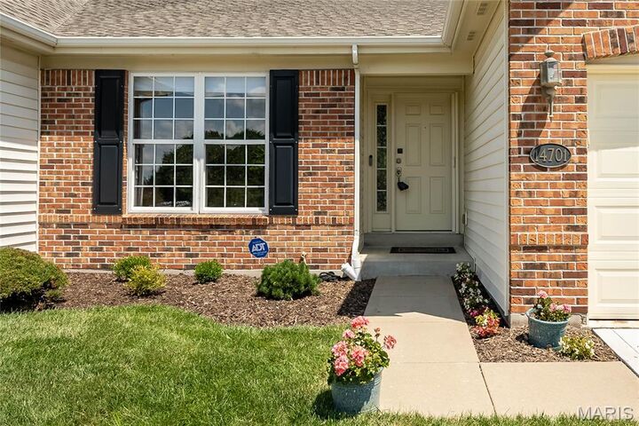 Property Photo: 14701 Ladue Bluffs Crossing Drive MO 63017