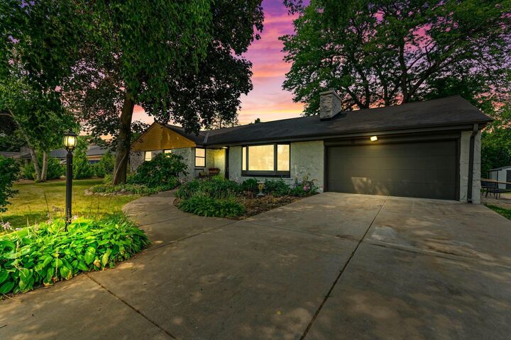 17640 Evergreen Ct  Brookfield WI 53045 photo