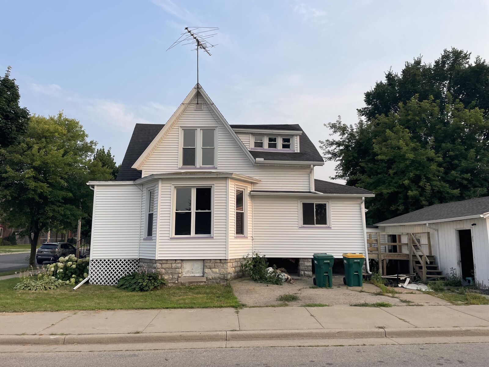 Property Photo:  903 Wells St  WI 54143 