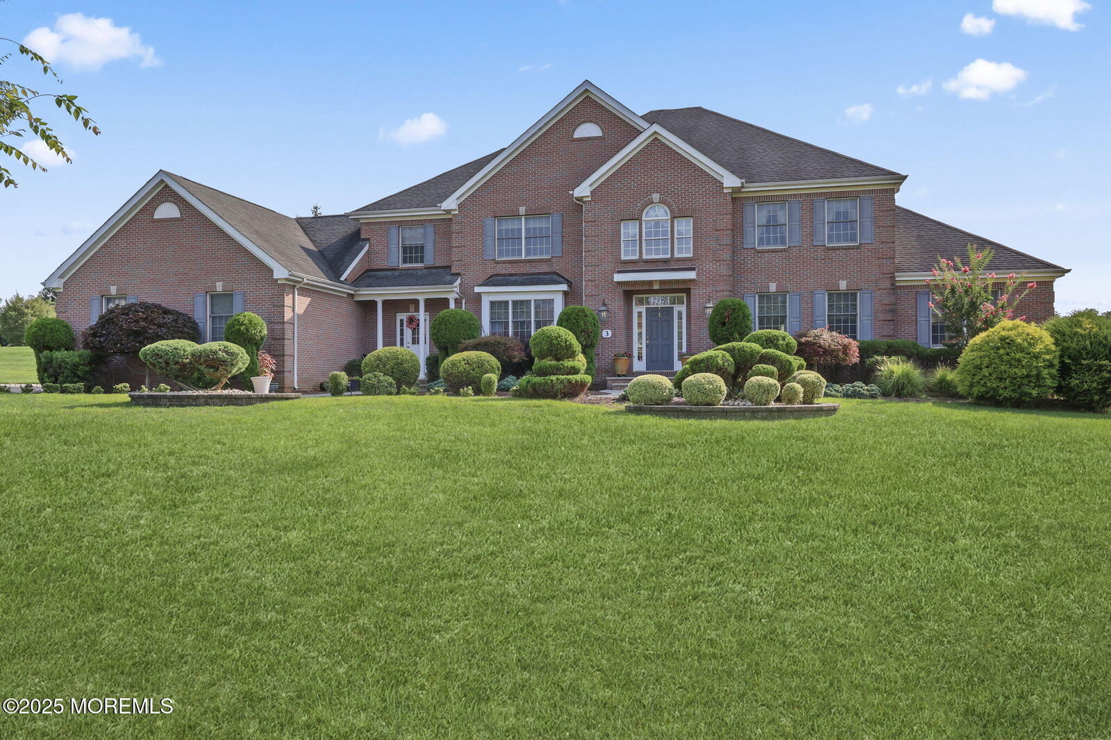 Property Photo:  3 Saxon Court  NJ 07728 