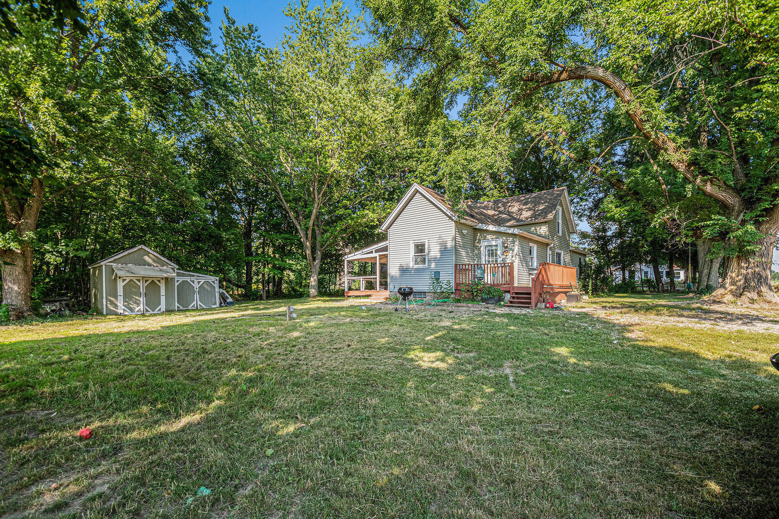 Property Photo:  3823 Oxbow Road  MI 49126 
