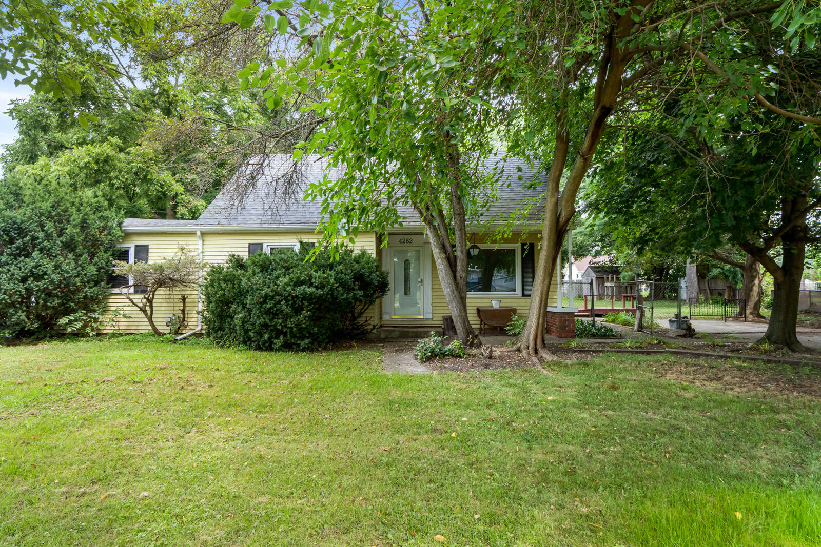 Property Photo:  4282 Woodworth Avenue  MI 48842 