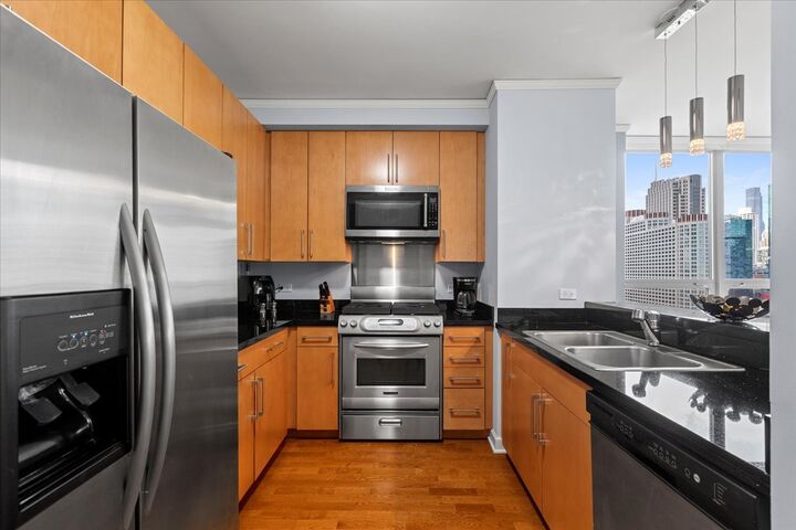 Property Photo: 420 E Waterside Drive 1410 IL 60601