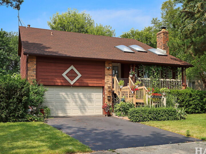 1400 N Pepper Tree Drive  Palatine IL 60067 photo