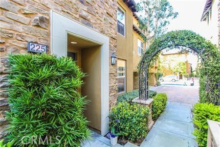Property Photo: 225 Lonetree CA 92603