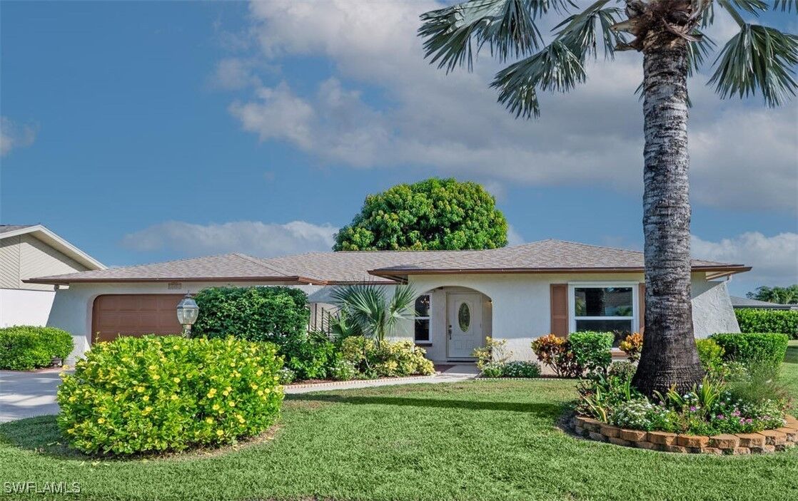 Property Photo: 105 Champagne Court FL 34112