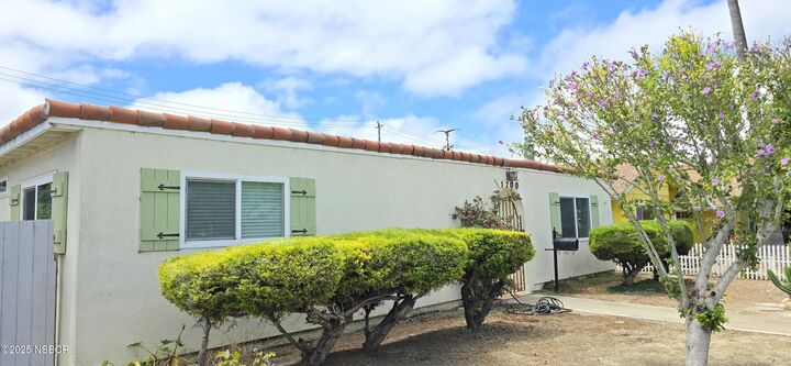 Property Photo:  1200 Peach Avenue  CA 93436 