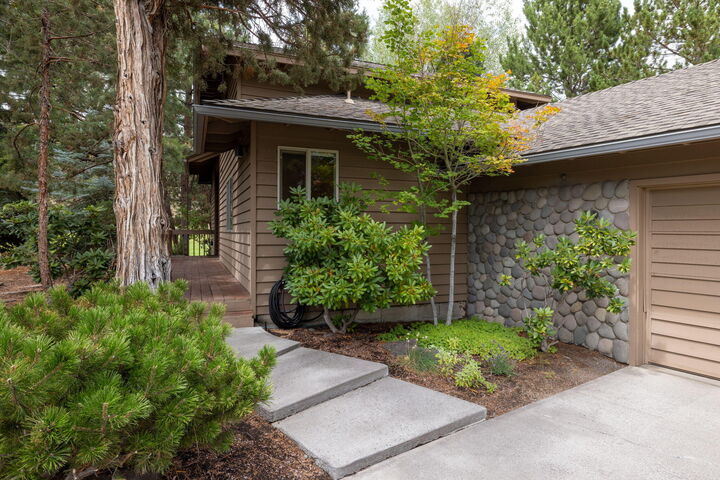 Property Photo:  3123 NW Clubhouse Drive  OR 97703 