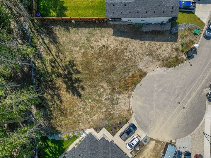 Property Photo:  1450 21 Street  BC V1E 0G8 