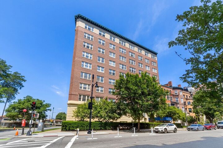 Property Photo:  534 Beacon St 201  MA 02215 