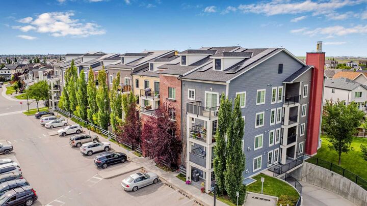 Property Photo: 755 Copperpond Boulevard SE 4412 AB T2Z 4R2