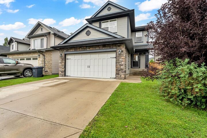 Property Photo: 611 Monteith Drive SE AB T1V 0B6
