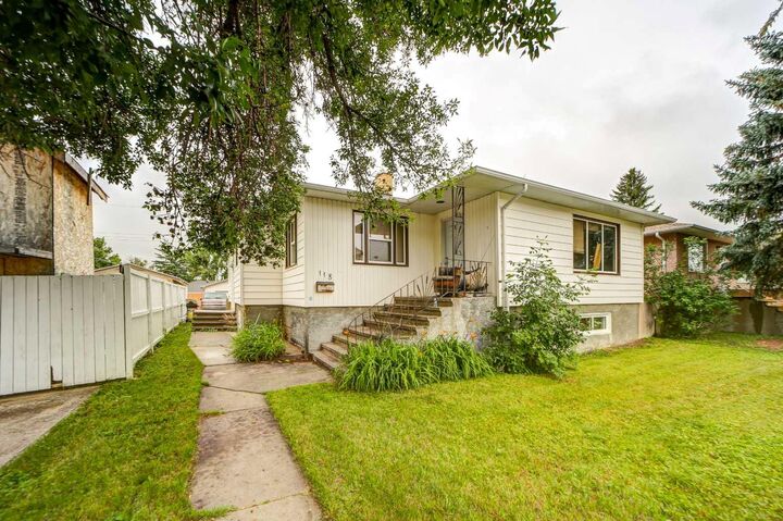 Property Photo: 118 7 Avenue S AB T1J 1H7