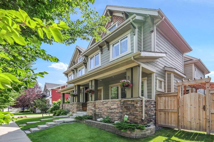 Property Photo:  140 Mike Ralph Way SW  AB T3E 0H8 