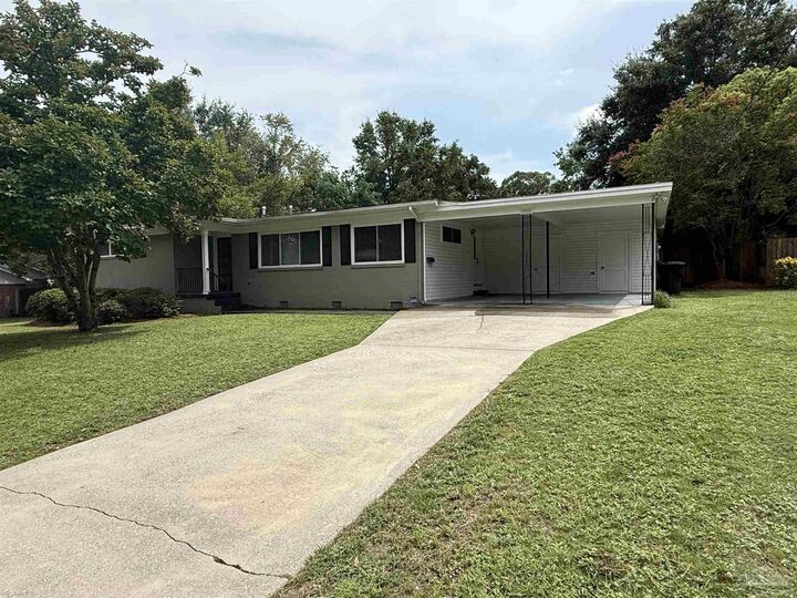 Property Photo: 2005 Peyton Dr FL 32503