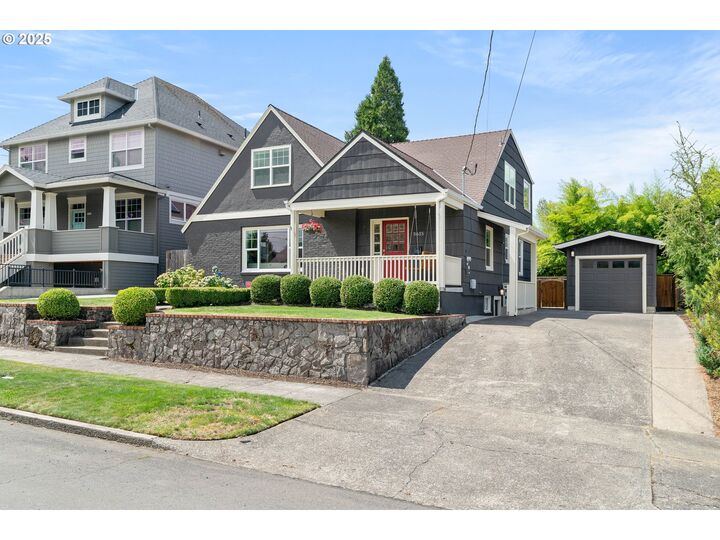 Property Photo: 5615 NE 36th Ave OR 97211