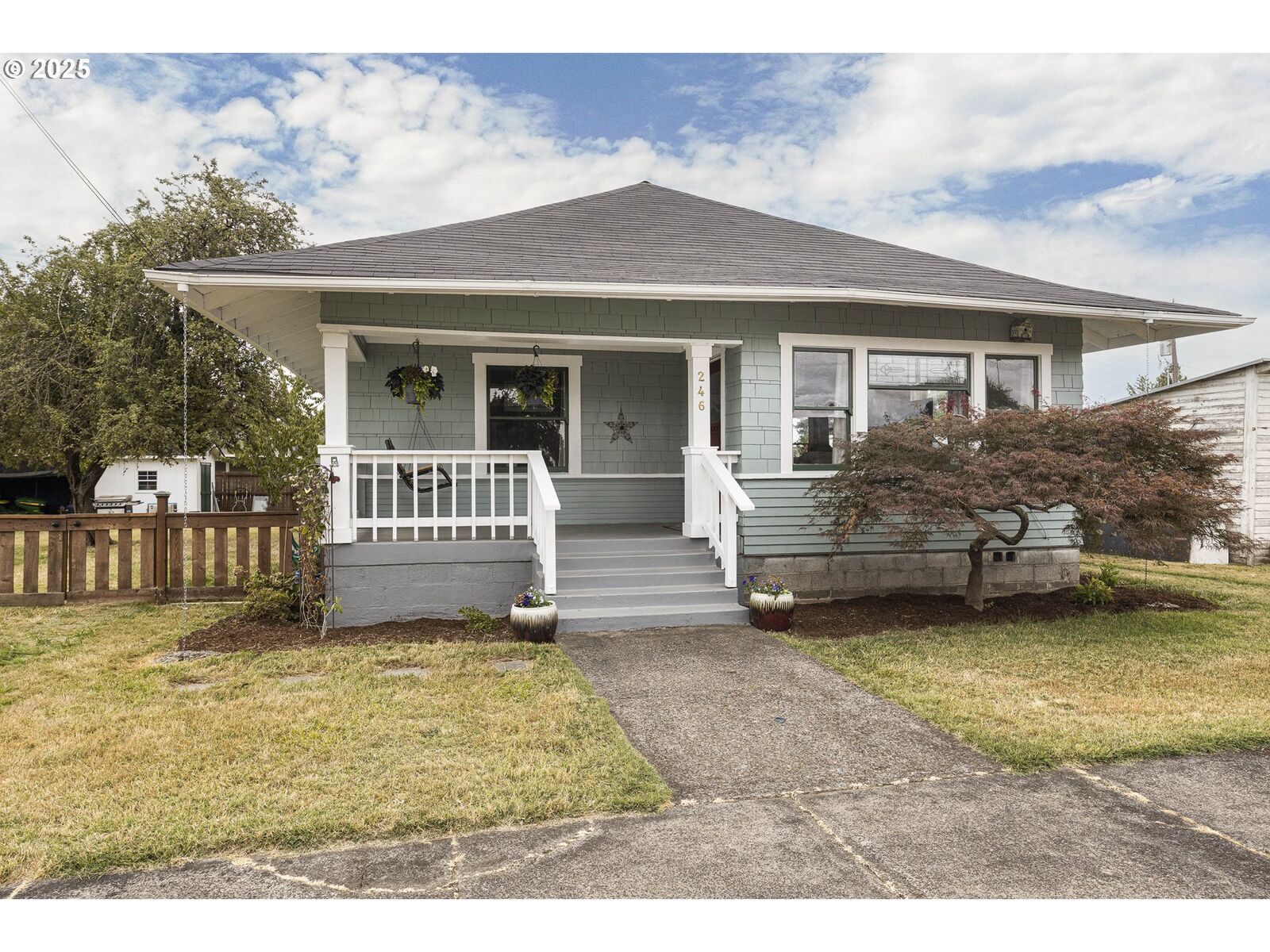 Property Photo:  246 Schooling St  OR 97446 