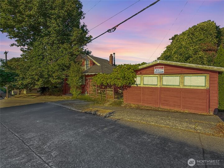 Property Photo: 801 Newton Street WA 98109