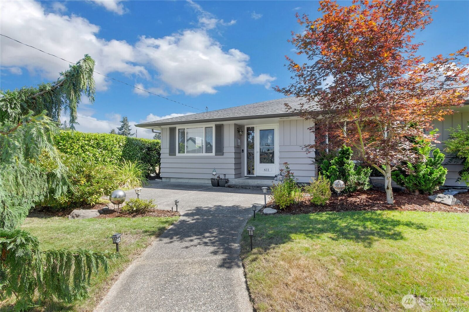 Property Photo: 611 13th St SW WA 98371