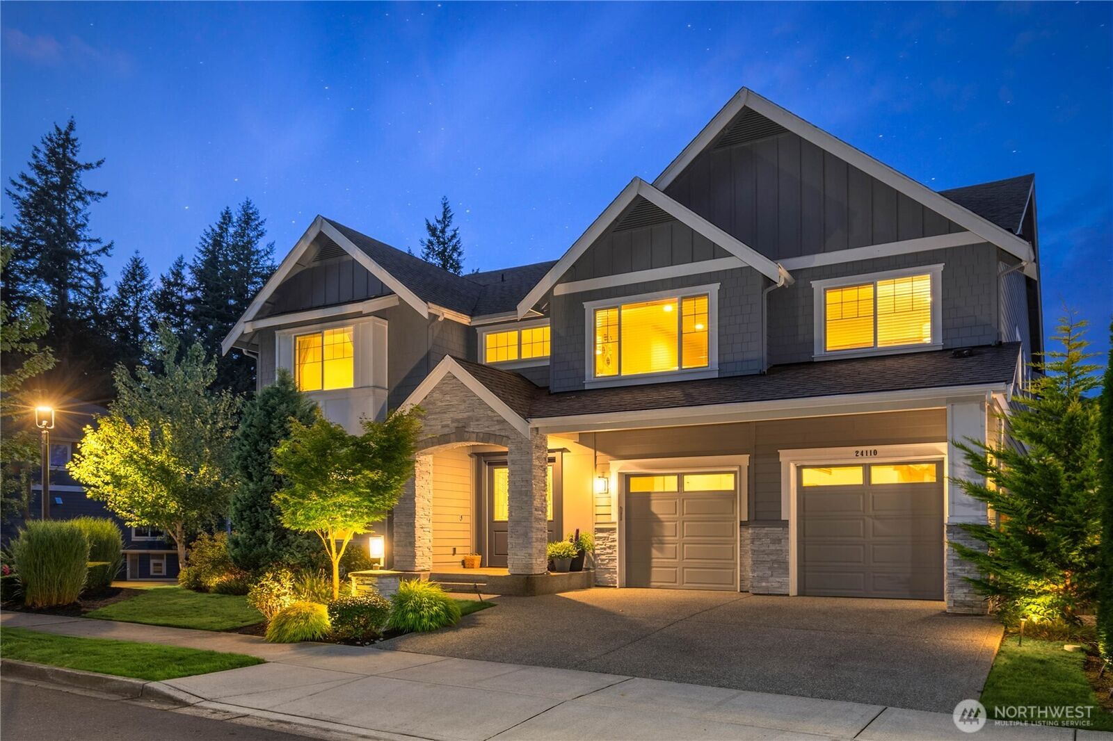 Property Photo:  24110 SE 28th Street  WA 98075 