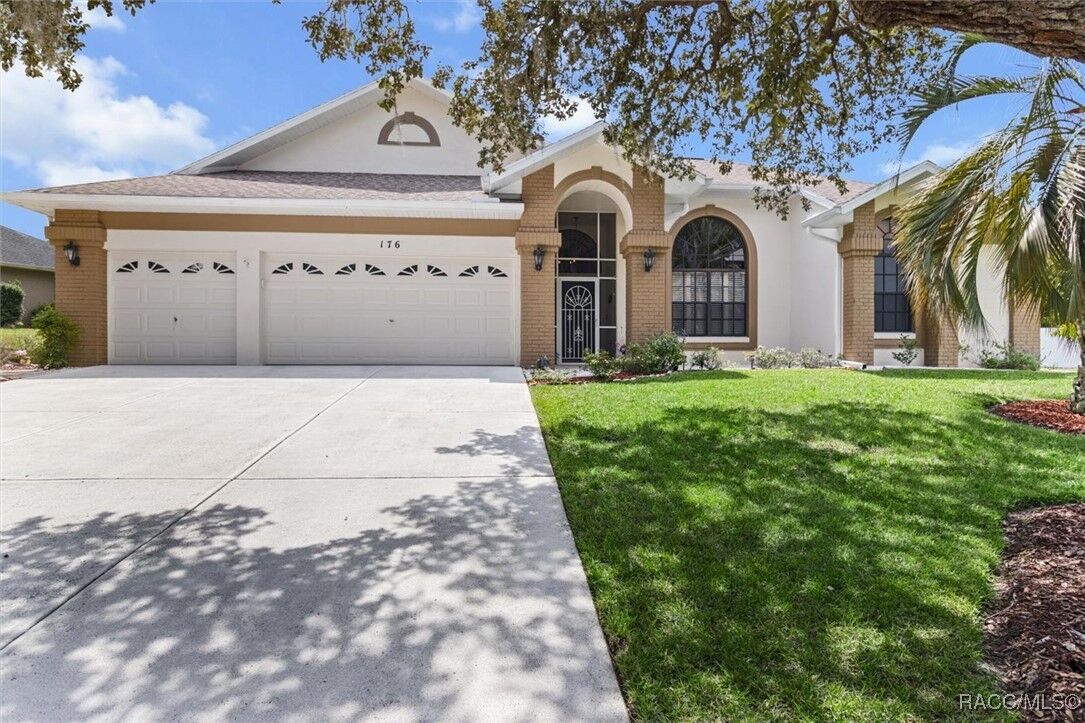 Property Photo: 176 N Crystal Meadow Path FL 34461