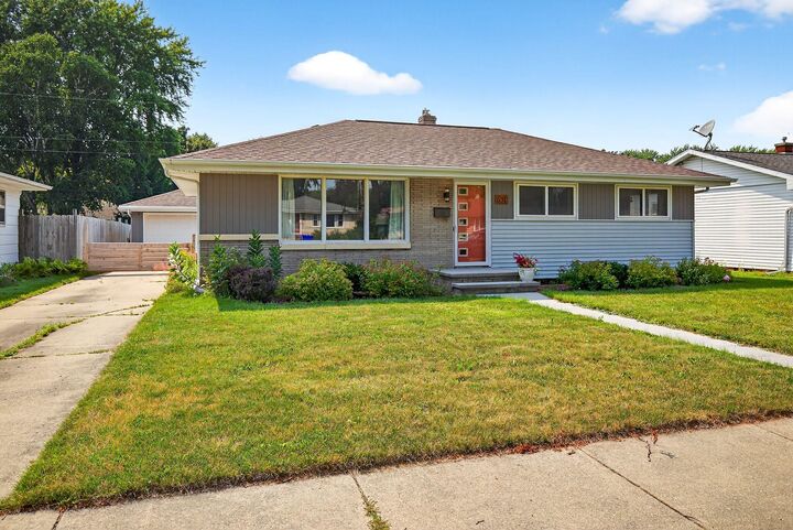 631 S Christine Street  Appleton WI 54915-3520 photo