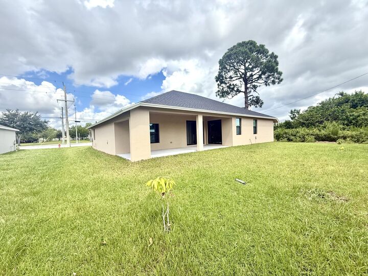Property Photo: 2971 SW Rosser Boulevard FL 34953