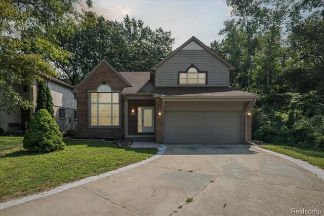 Property Photo: 8802 Parkside Drive MI 48150