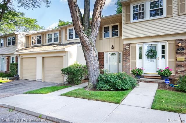 Property Photo: 1658 Brentwood Drive MI 48098