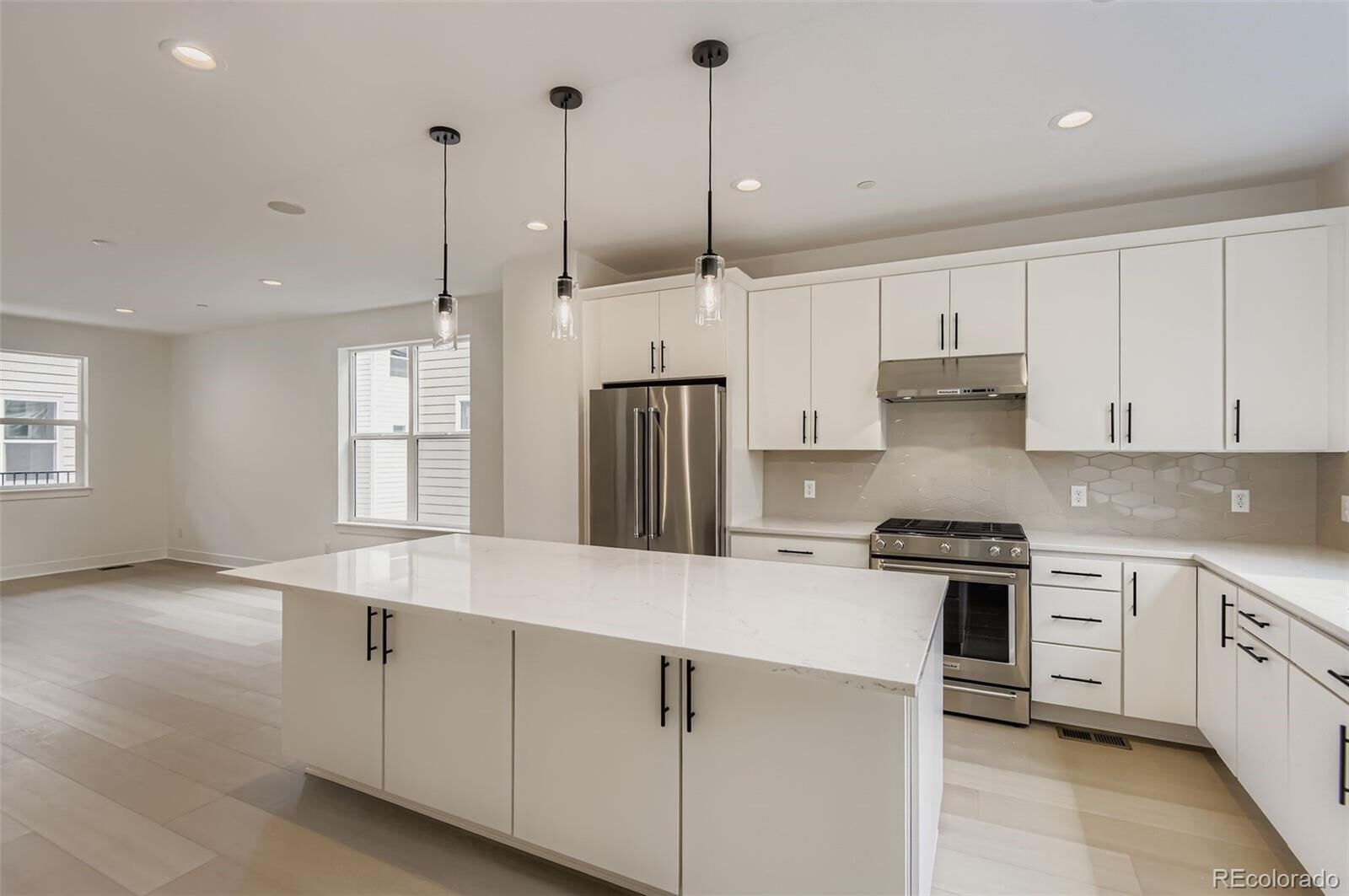 Property Photo: 10904 E Hinsdale Circle CO 80112