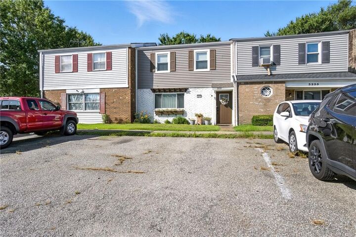 3233 Manor Glenn Ct  Virginia Beach VA 23453 photo