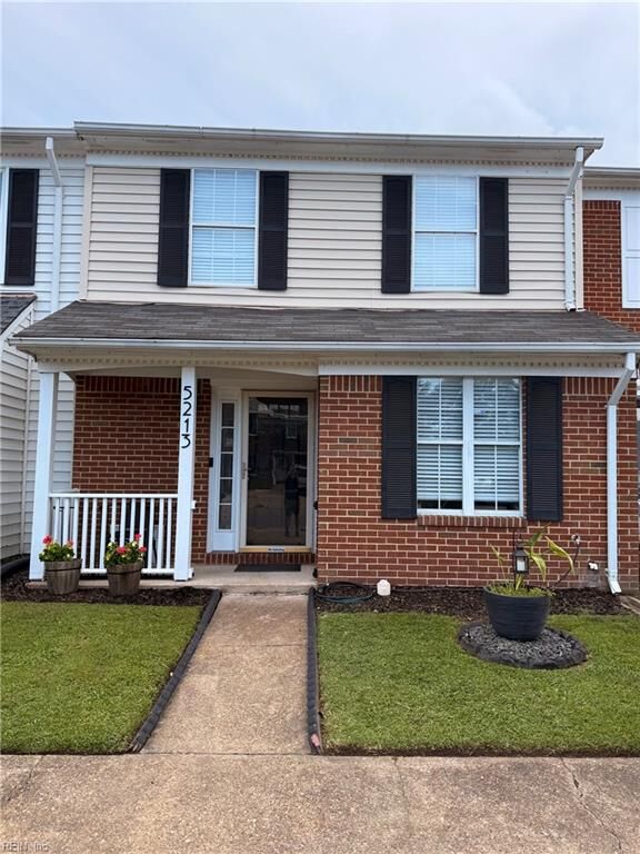 Property Photo: 5213 Settlers Park Dr VA 23464