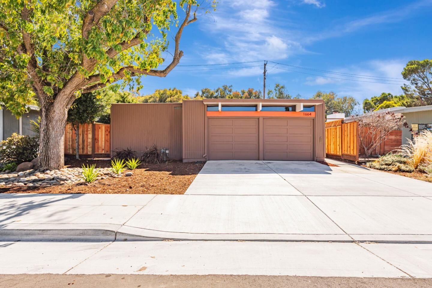Property Photo: 1664 Eleanor Drive CA 94402