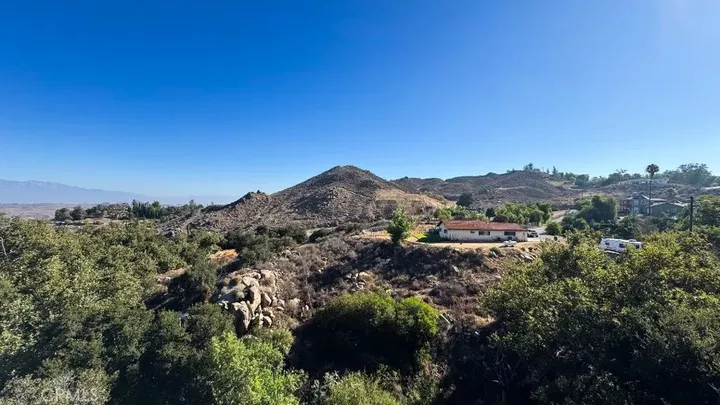 Property Photo:  15598 Multiview Drive  CA 92570 