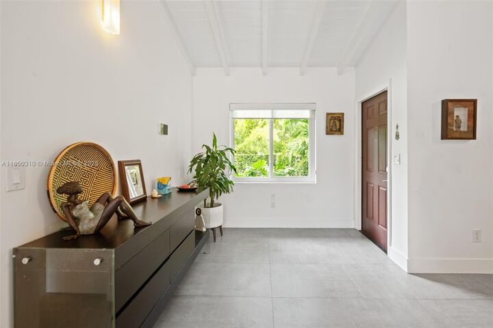 Property Photo: 6610 Santona St FL 33146
