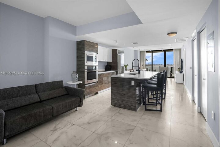 Property Photo:  460 NE 28th St 1104  FL 33137 