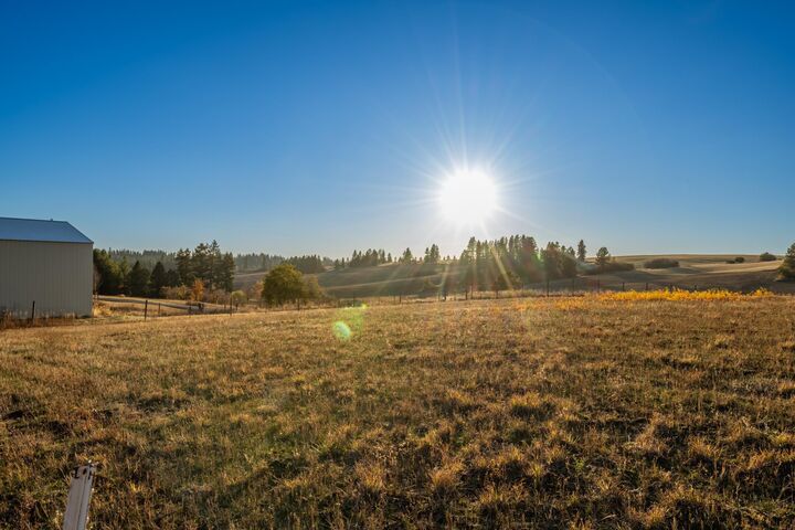 Property Photo:  10501 E Palouse Rd  WA 99036 