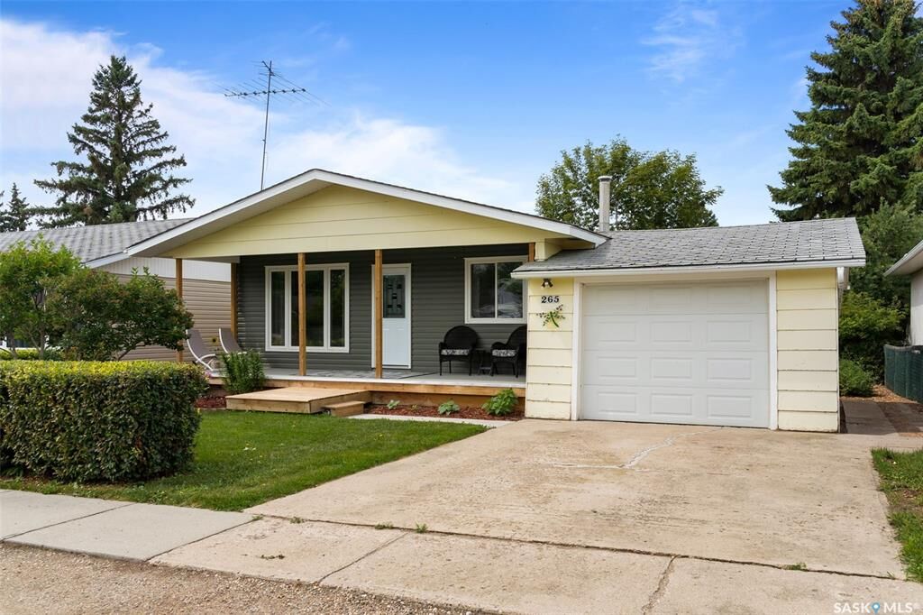 Property Photo:  265 Browning Street  SK S0G 4P0 