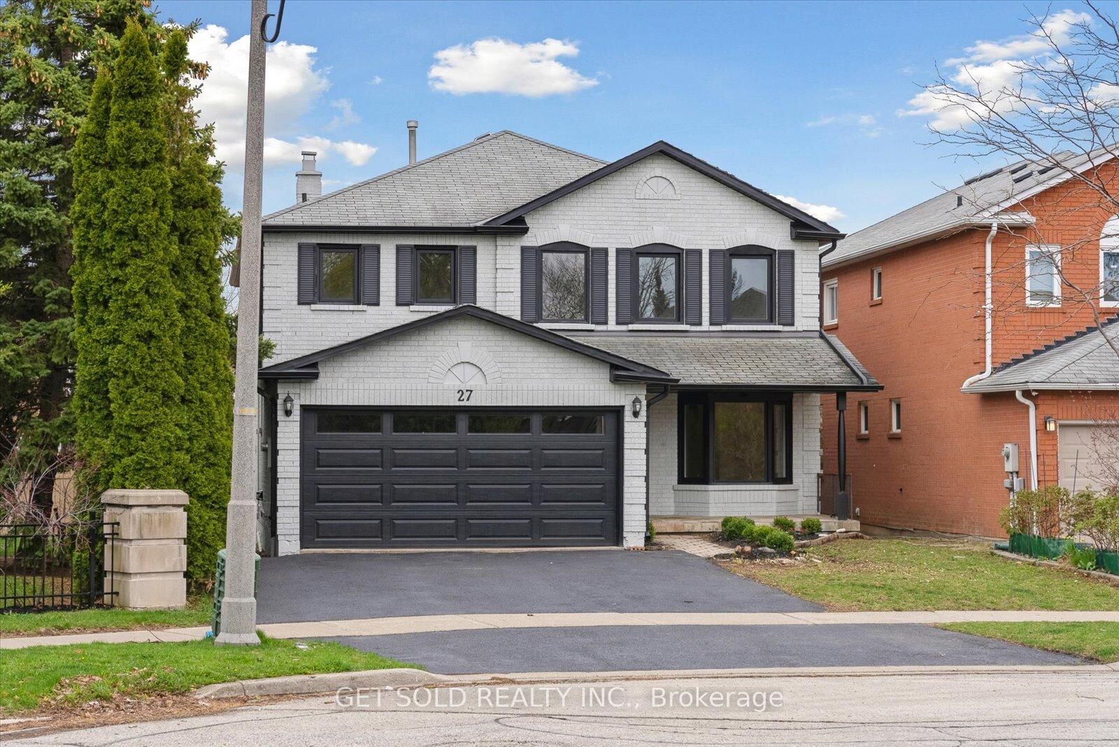 Property Photo: 27 Edenbridge Drive ON L4J 7V1