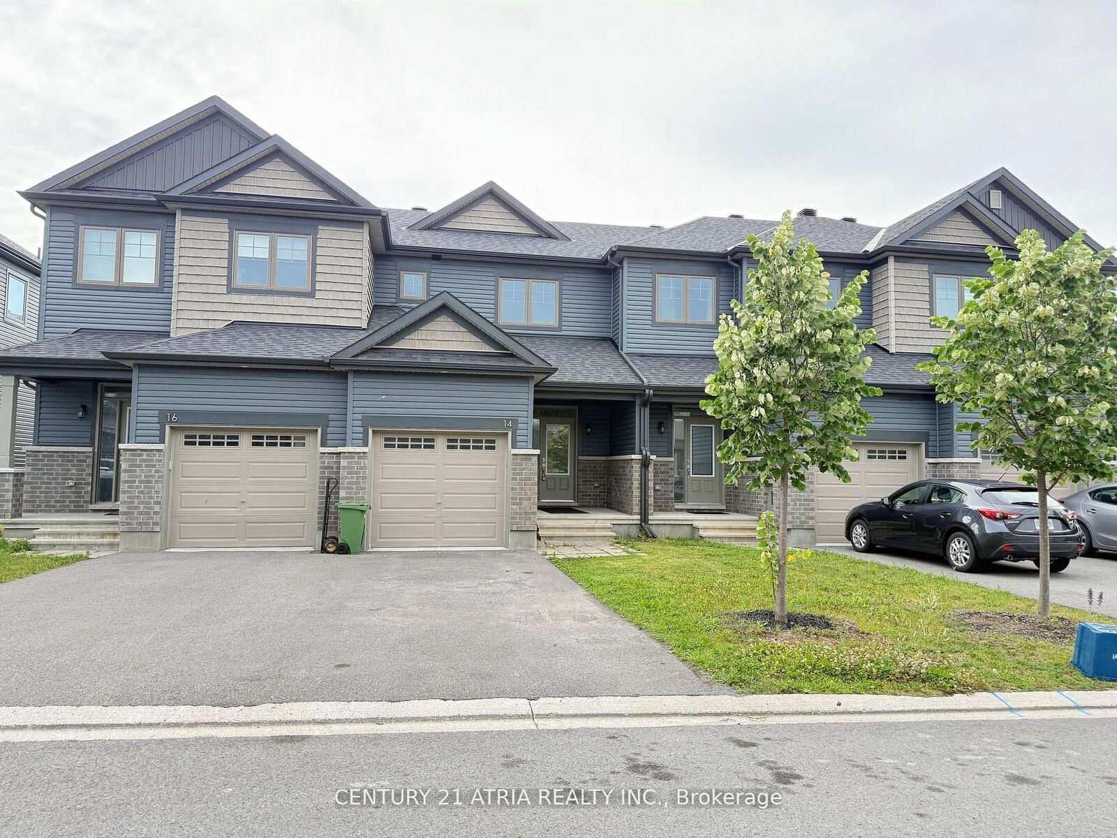 Property Photo: 14 Rookie Crescent ON K2V 0R9