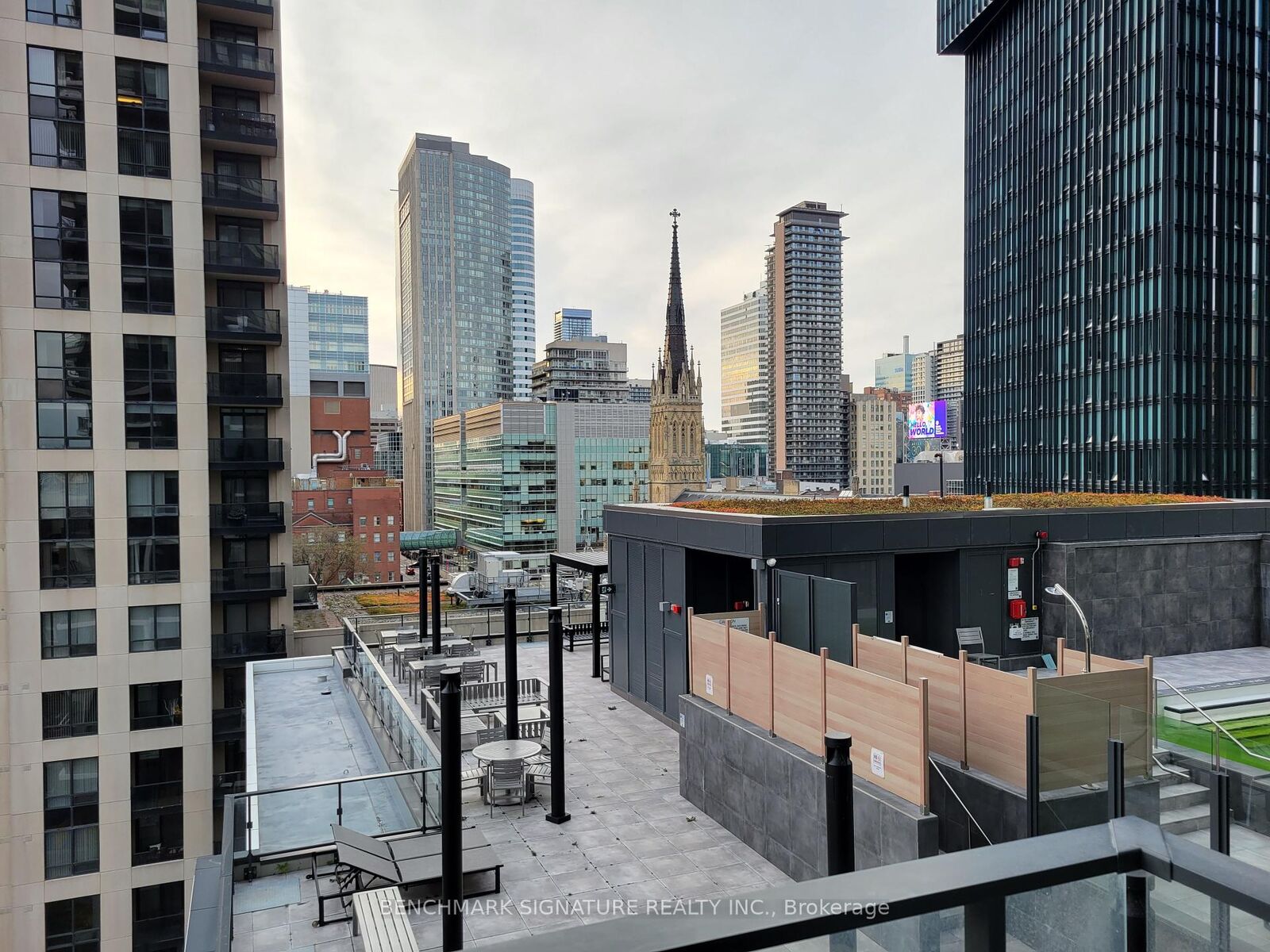 Property Photo:  77 Shuter Street 1001  ON M5B 0B8 