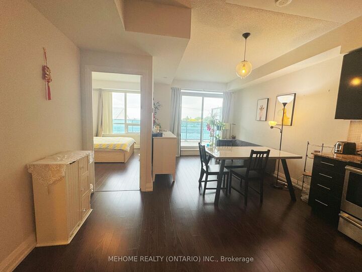 Property Photo:  7167 Yonge Street 201  ON L3T 0E1 