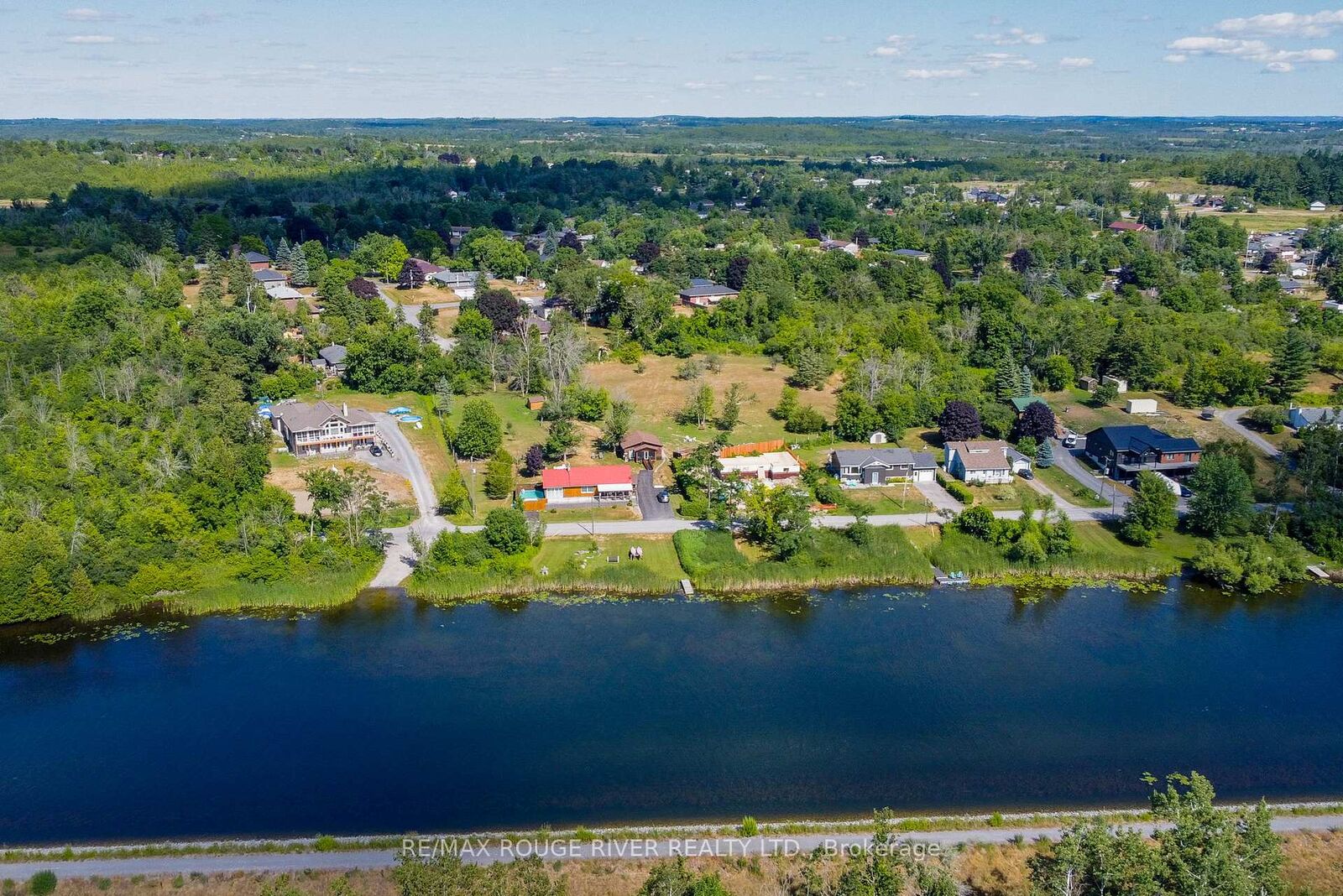 Photo de la propriété:  810 Canal Road  ON K9L 1A1 