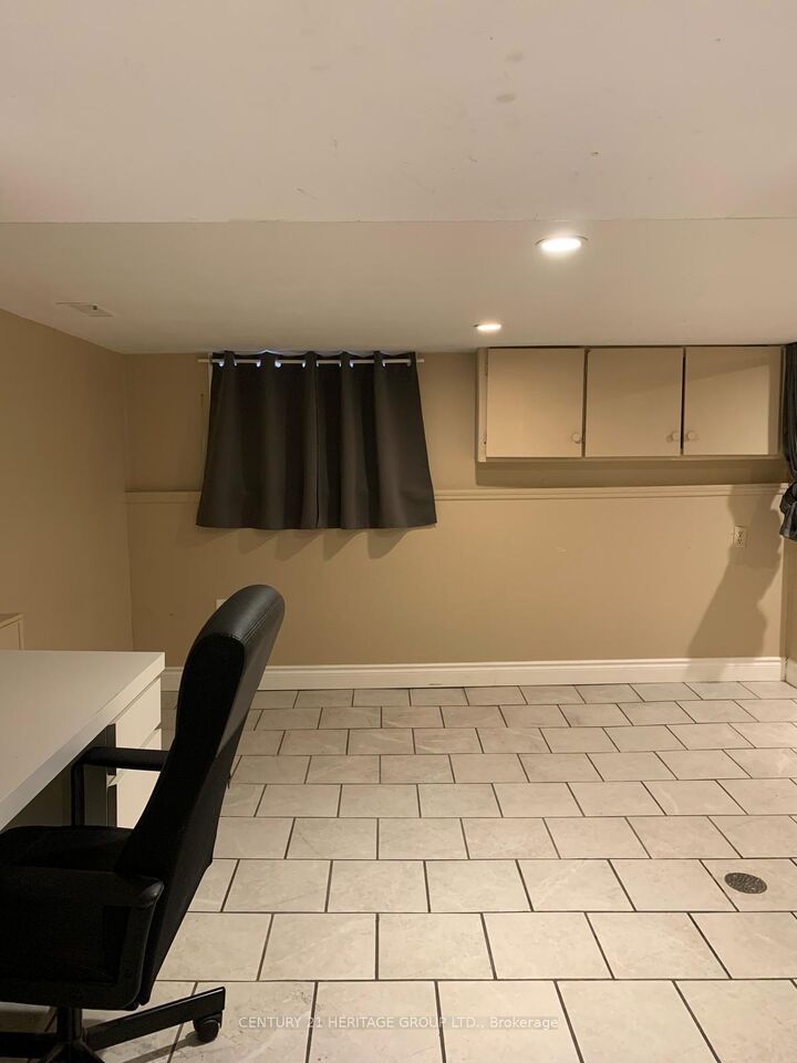 Photo de la propriété:  23 Haddon Avenue N Bsmt  ON L8S 4A2 